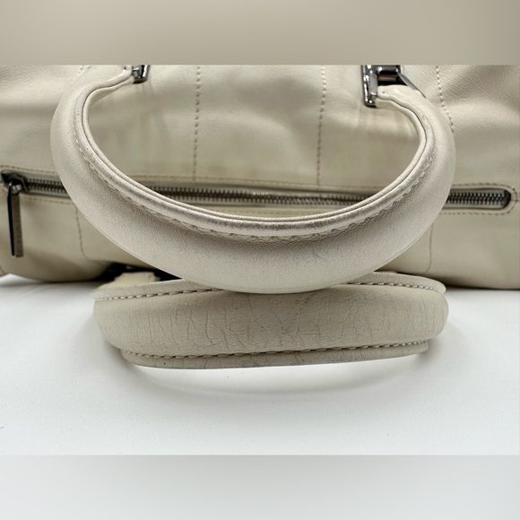 Auth Chanel White Chocolate Bar - Picture 6 of 15